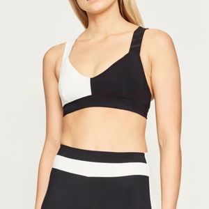 Vaara Elsa Bi-Colour Sports Bra